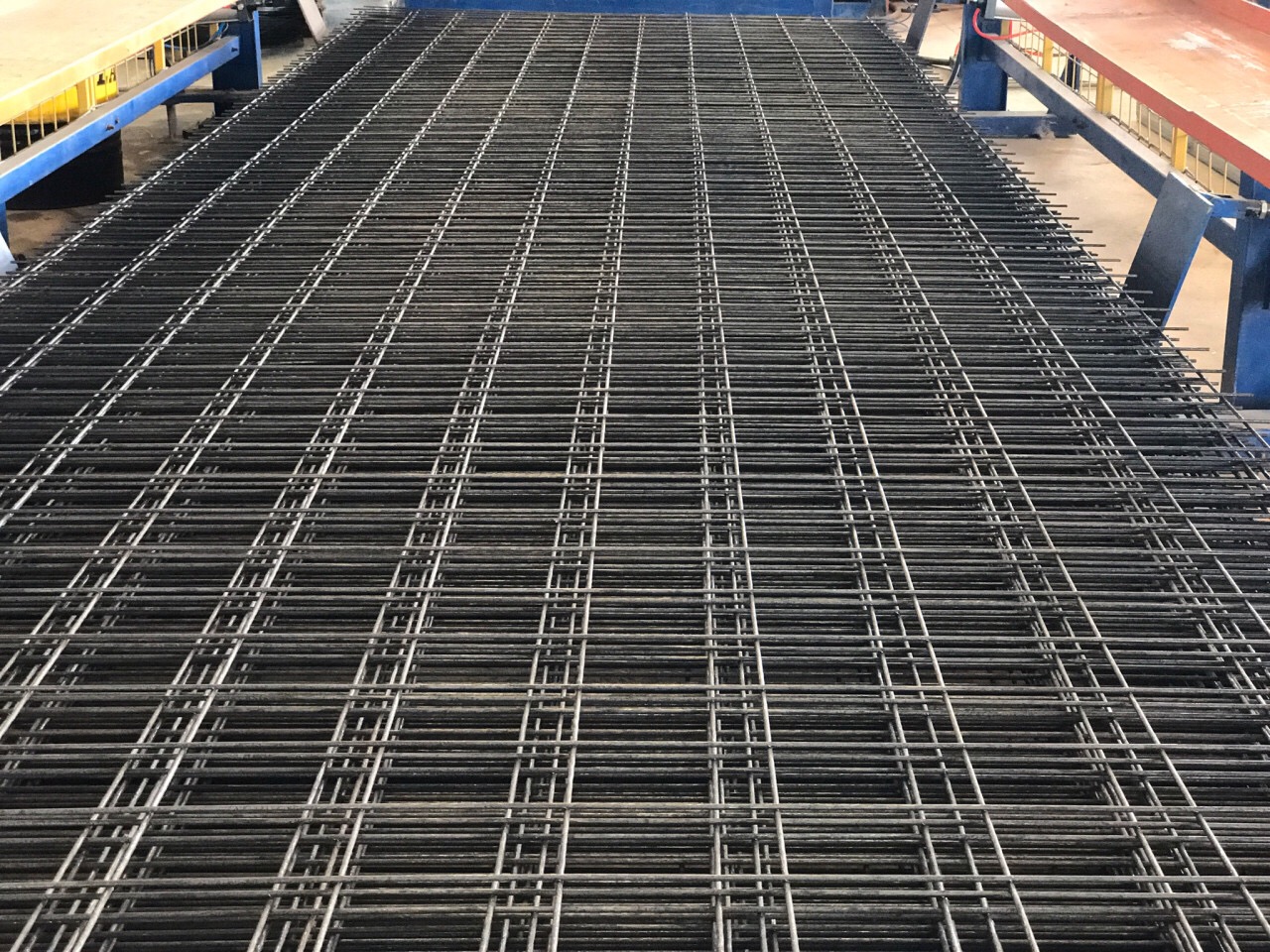 Sàn decking sở hữu khả năng chống cháy và chịu được áp lực cao